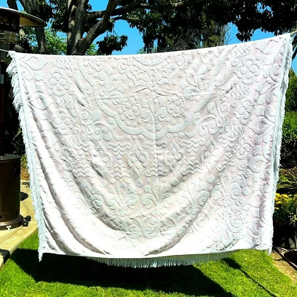 Beautiful Vintage Pink Chenille Twin Bedspread with White Fringe - Picture 6 of 12